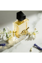 إيف سان لوران - مجموعة من أفضل العطور النسائية