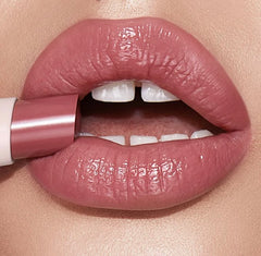 مجموعة شارلوت تيلبوري بيلو توك أيقونية للشفاه والخدود
 حديث الوسادة المتوسط