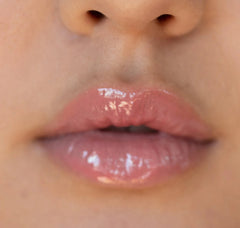 جيلي زيت الشفاه ShineOn من Tower28 (حجم العينة)