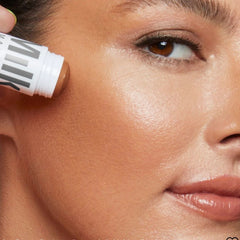 عصا برونزية كريمية غير لامعة من ميلك (عينة صغيرة الحجم)