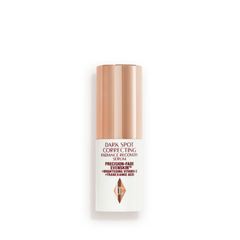 سيروم شارلوت تيلبوري لتصحيح البقع الداكنة وإشراقة البشرة (حجم العينة)