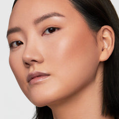 برونزر SoftSculpt® من MAKEUP BY MARIO