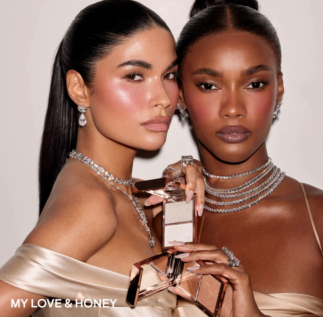 PATRICK TA - MAJOR GLOW CRÈME &
POWDER LIGHT REFLECTING TRANSLUCENT HIGHLIGHTER
DUO