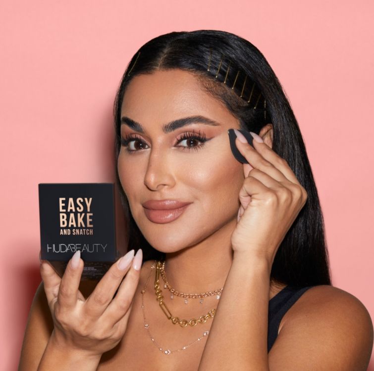 Huda Beauty Easy Bake and Snatch Pressed Brightening and Setting Powder