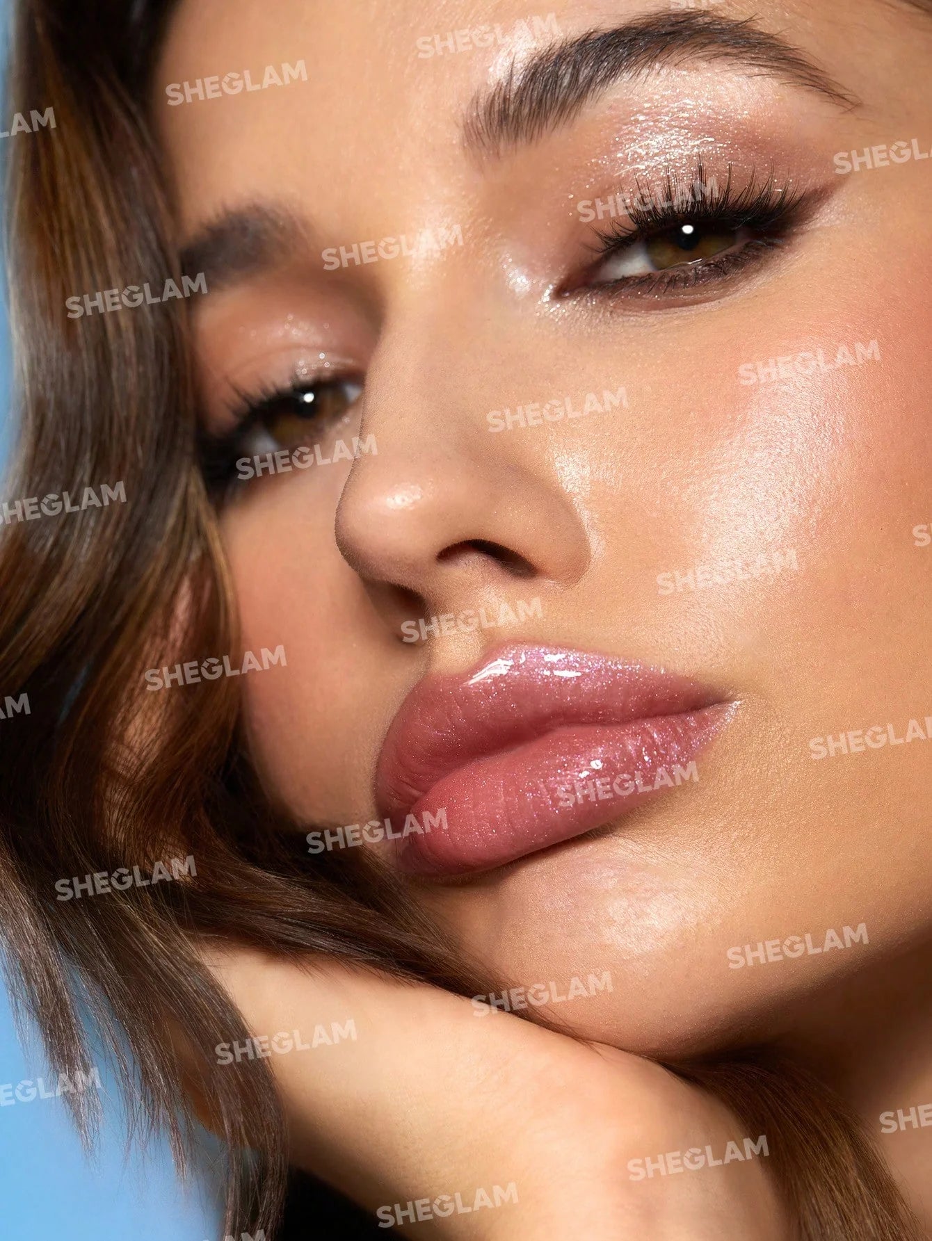 Pout-Perfect Shimmer Lip Plumper